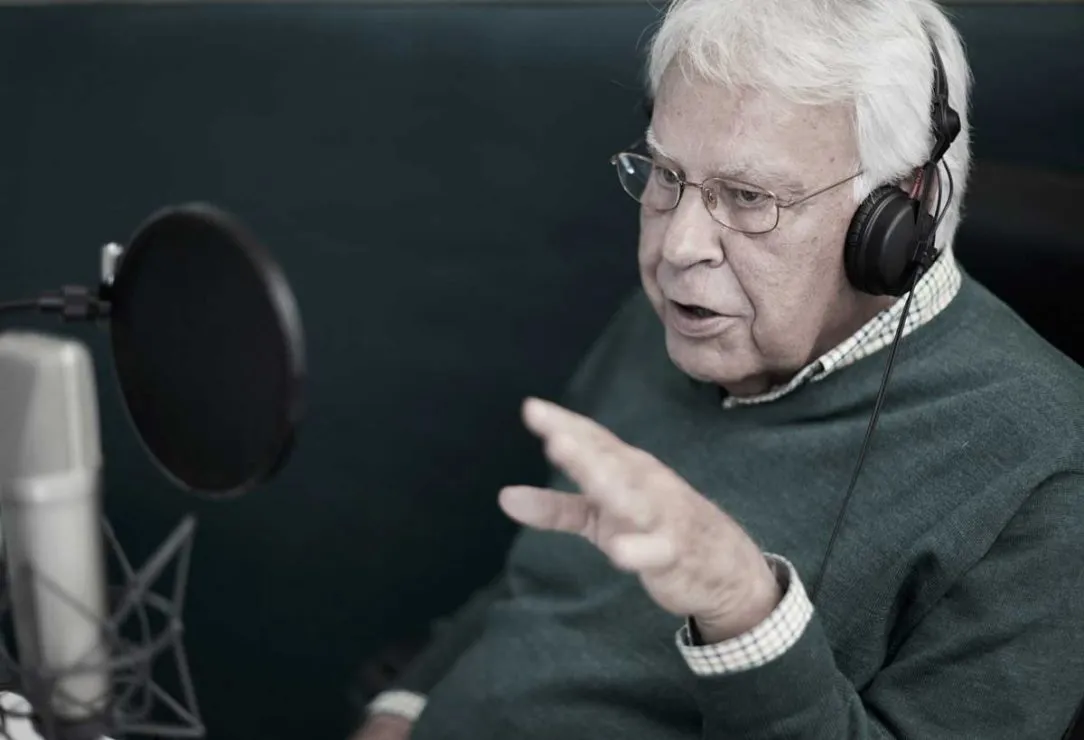 Felipe González emula a Barack Obama y se lanza a la pecera de los podcasts 1 Felipe González se lanza a los podcasts