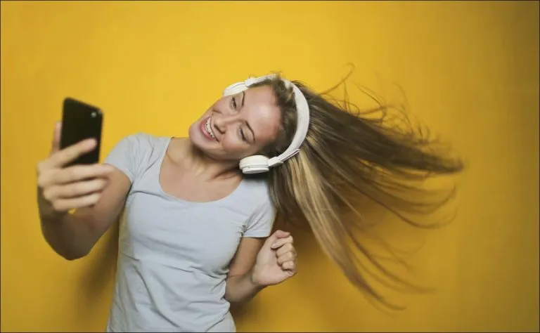 La publicidad del audio digital rompe la barrera del sonido de los 100 millones de euros