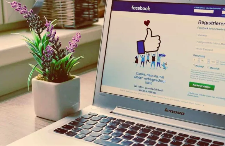 La publicidad de FACEBOOK es más barata y efectiva que la de Google 80 La publicidad de FACEBOOK es más barata y efectiva que la de Google