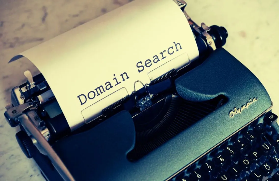 Google Discover difumina las marcas informativas