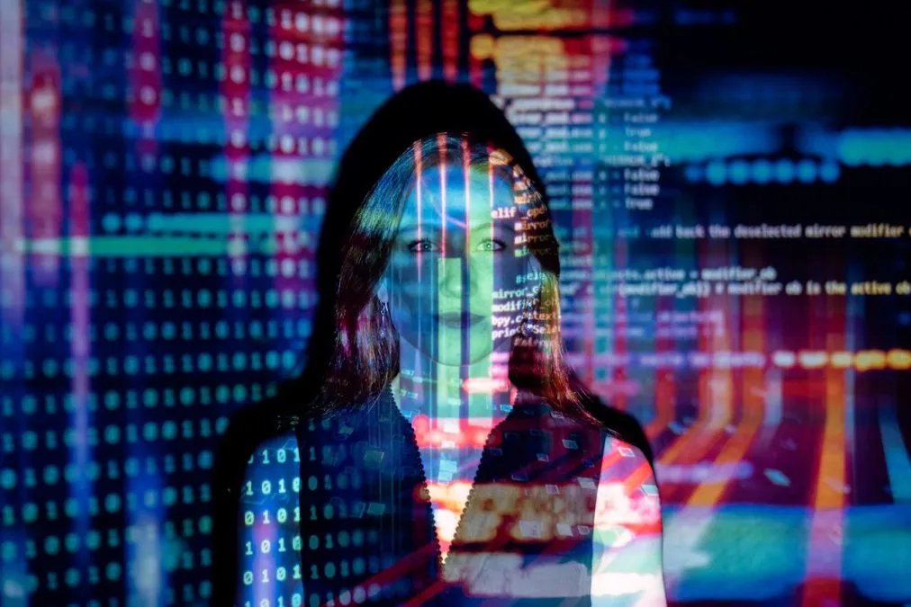 Ni uno ni dos. Los tres bots con los que OpenAI entrena a ChatGPT escrapeando noticias