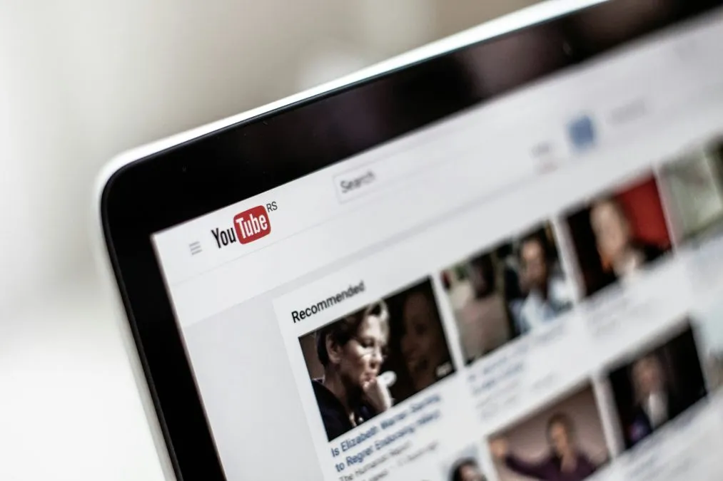 YouTube, INFOBAE y Yahoo! dominan Google Discover a nivel mundial 1 YouTube es el sitio con más visibilidad en Google Discover a nivel mundial